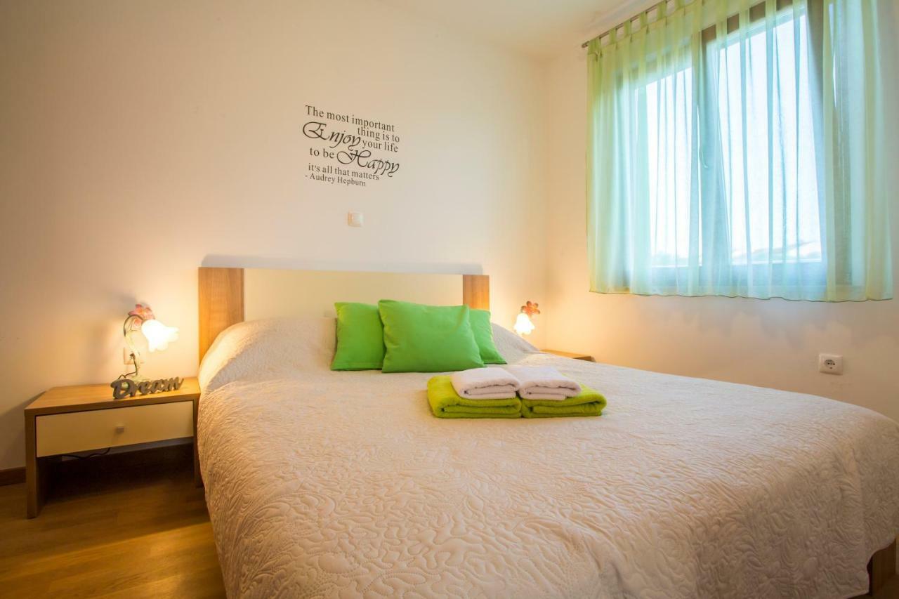 Apartman Irena Pula Exterior photo